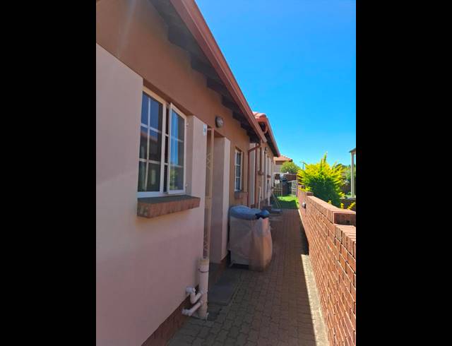 2 BEDROOM PROPERTY TO RENT IN THE REEDS